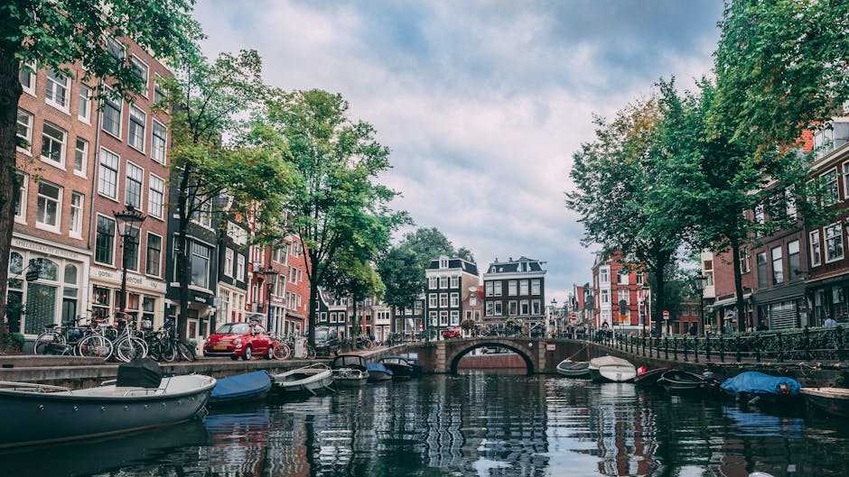 Exploring Iconic Modern‌ Art​ Museums in Amsterdam
