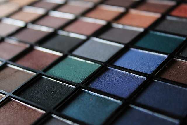 The Emotional Palette: Colors and Their Symbolism in Blues Painting