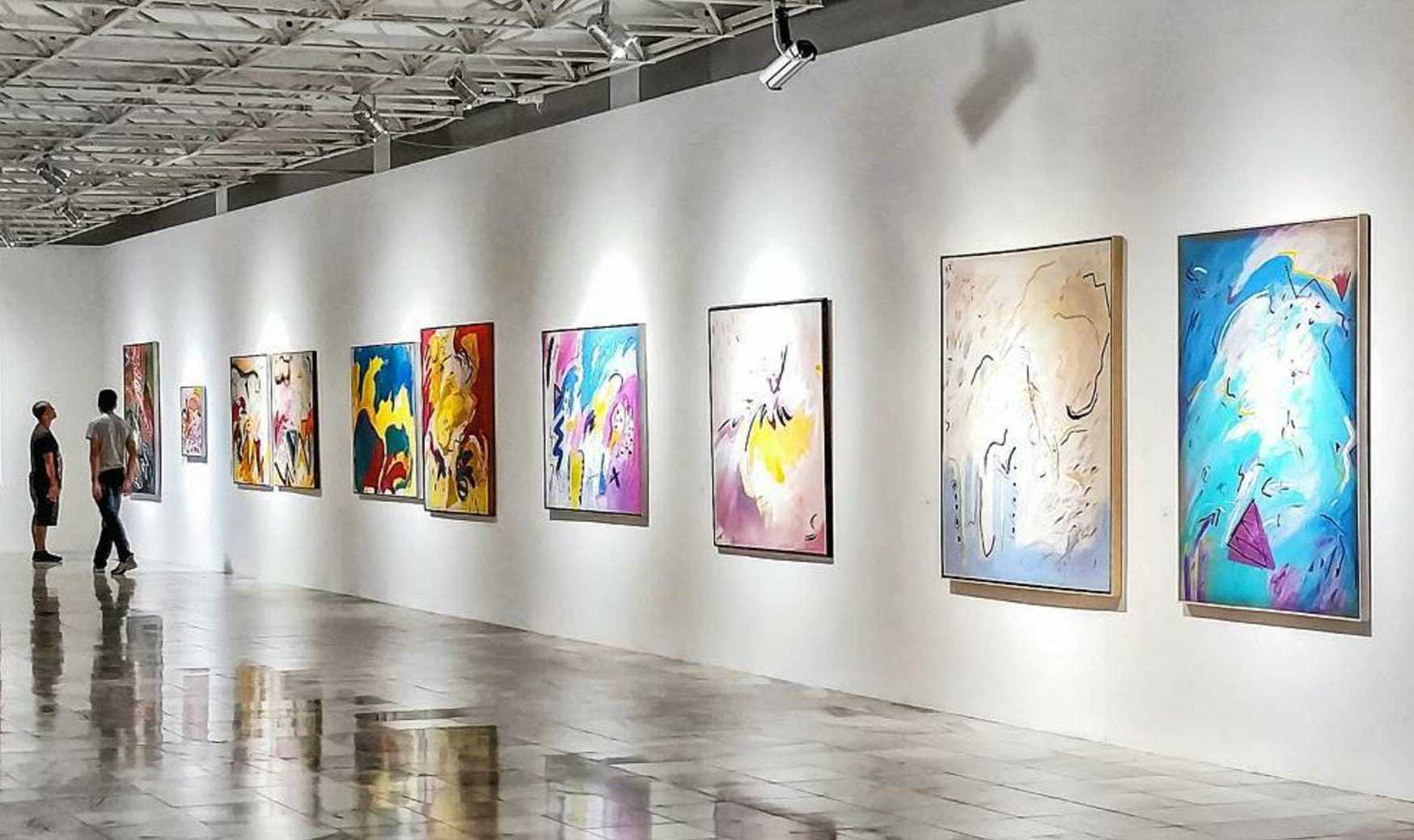 The Role of Galleries and Auctions in Setting Art Prices
