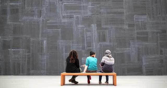 Art Exhibitions to ⁢Experience⁢ Modern Interpretations⁤ of Greek Culture
