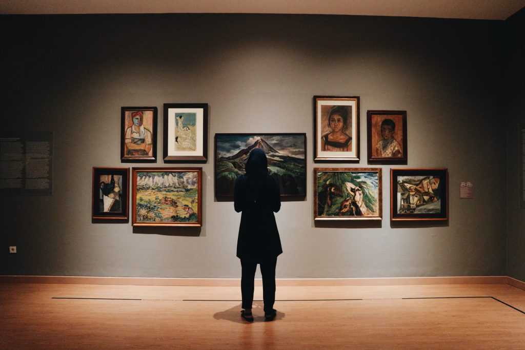 Top Galleries Showcasing Contemporary Masterpieces