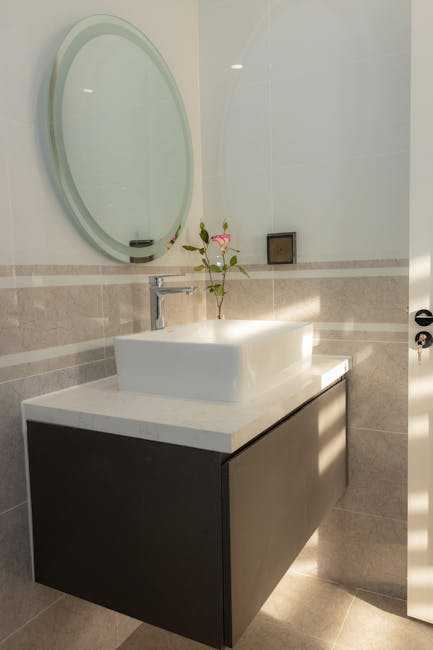 The Role of Functionality in Modern Art Vase Design